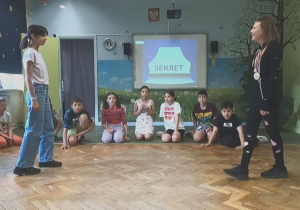 Przedstawienie uczniów klasy 5a "Sekret."