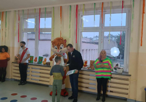 Rozstrzygnięcie konkursu plastycznego "Kibicuj z głową z ŁKS".