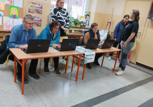 Stoisko do oddawania głosów w BO w formie elektronicznej.