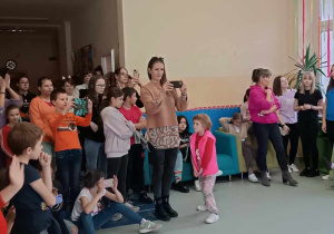 Na chwilę przed rozstrzygnięciem konkursu plastycznego.