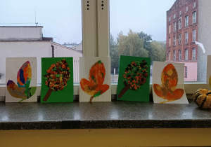 Prezentacja prac w ramach warsztatów plastycznych i origami.