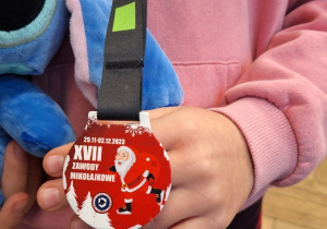 Pamiątkowy medal XVII Zawodów Mikołajkowych.