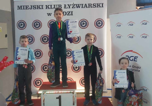 Oliwier Gąsior (I m.)_jeden z zawodników XVII Zawodów Mikołajkowych.