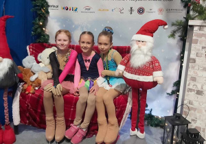 Matylda Drelich, Magdalena Żukowska i Amelia Lechocińska_zawodniczki XVII Zawodów Mikołajkowych.