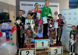 Julia Kadlubek z partnerem (I m.)_para teneczna XVII Zawodów Mikołajkowych.