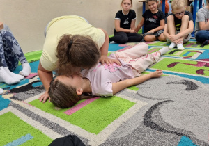 Pozycja boczna bezpieczna w praktyce_projekt "Cenne życie".
