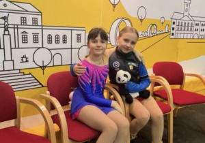 Zuzanna Mucha (35 m-ce) i Daryna Sarzhan (26 m-ce)_solistki klasy srebrnej.