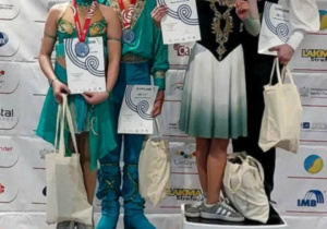 Julia Kadlubek z partnerem (2 m-ce).