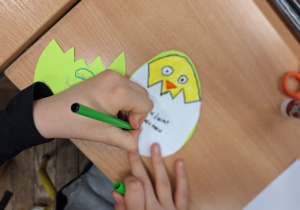 Kartka świąteczna przygotowana przez ucznia klasy 3a w ramach akcji charytatywnej "Wielkanocny Zajączek Dzieciom".