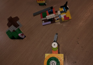 Konstrukcje LEGO, czyli kreatywność świetliczaków w roli głównej.