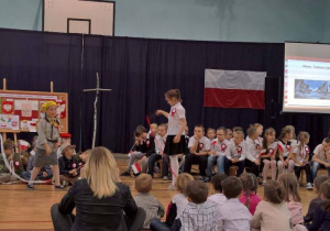 Święto Niepodległości w klasach I-III