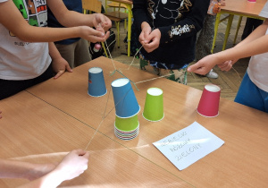 Uważność w formacie 3D, czyli klasa 2a i lekcja koncentracji.
