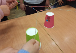 Uważność w formacie 3D, czyli klasa 2a i lekcja koncentracji.