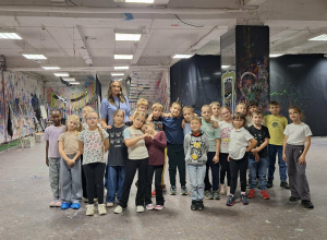 Niezwykła lekcja arteterapii! Klasa 2a w Studio Pana Kleksa.