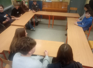 Samorząd w praktyce – nietypowa lekcja WOS-u w klasie 8b.