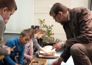 Klasa IIC odwiedza Muzeum Archeologiczne i Etnograficzne