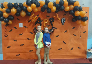 Prezentacja uczestniczek zawodów Halloween CUP