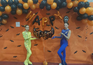 Prezentacja uczestniczek zawodów Halloween CUP