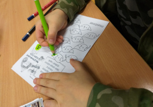 Karty pracy matematyczno-polonistyczne związane z tematyką Dnia Jeża.