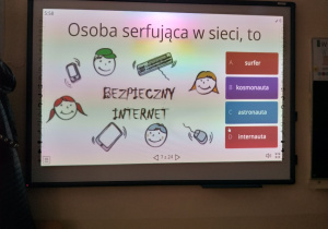 Zajęcia warsztatowe z p. Moniką Wachowicz z UŁ_kim jest surfer.