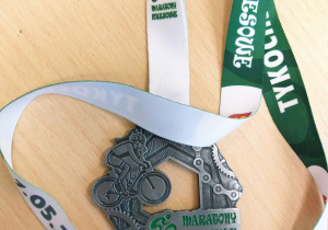 Medal za zajęcie 2 miejsca przez Nastkę w klasyfikacji generalnej w rajdzie rowerowym w Tykocinie.