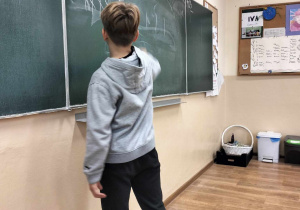 Aktywności świetliczaków_zabawa w nauczyciela.