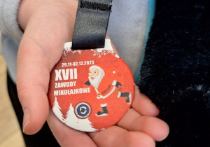 Pamiątkowy medal XVII Zawodów Mikołajkowych.