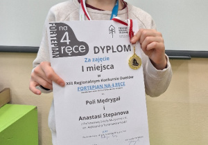 Anastasia Stepanova_dyplom i medal za I miejsce w konkursie muzycznym.