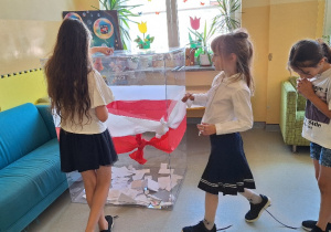 Wybory książki_akcja związana z projektem czytelniczym.