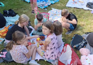 Piknik na łonie natury w klasach: 2a, 2b i 3b.