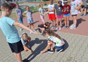 Utrwalanie kierunków geograficznych świata w klasie 3a.
