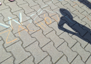 Utrwalanie kierunków geograficznych świata w klasie 3a.