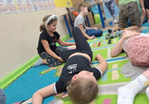 Pozycja boczna bezpieczna w praktyce_projekt "Cenne życie".
