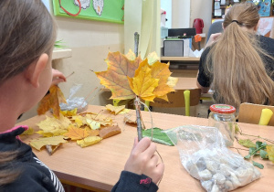 "Patyki poszukuję - wyobraźnię buduję"_projektowo w klasie 3a.