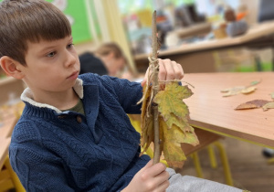 "Patyki poszukuję - wyobraźnię buduję"_projektowo w klasie 3a.