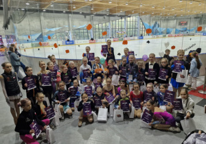 Zawody Halloween CUP 2024_pamiątkowe zdjęcie zawodników.