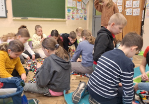 Międzynarodowy Dzień LEGO i elementy STEAM_klasa 3a.