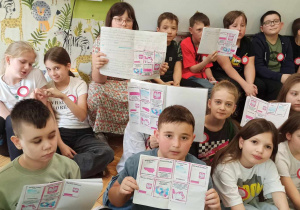 Klasowe obchody świąt majowych w klasie 3b_symbole Polski.