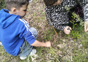 Obchody Dnia Dziecka w świetlicy szkolnej_twórcze zabawy na świeżym powietrzu.