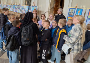 Pielgrzymka dzieci pierwszokomunijnych do Klasztoru Jasnogórskiego.