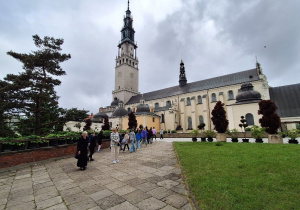 Pielgrzymka dzieci pierwszokomunijnych do Klasztoru Jasnogórskiego.