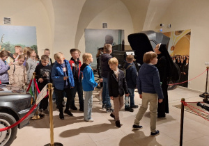 Pielgrzymka dzieci pierwszokomunijnych do Klasztoru Jasnogórskiego_Muzeum 600-lecia.
