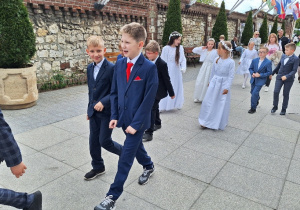 Pielgrzymka dzieci pierwszokomunijnych do Klasztoru Jasnogórskiego.