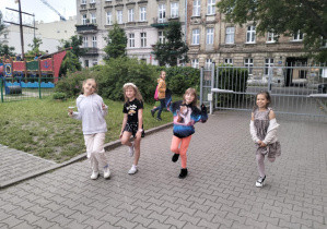 Festyn Zdrowia w świetlicy szkolnej_tematyka aktywności sportowej na powietrzu.