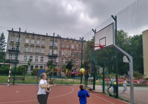 Festyn Zdrowia w świetlicy szkolnej_tematyka aktywności sportowej na powietrzu.