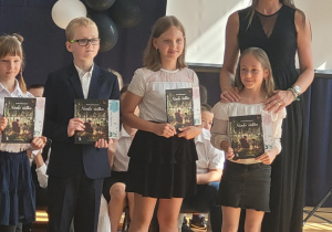 Uczniowie klasy 3a z wychowawczynią, p. Agnieszką Tarajkowską.