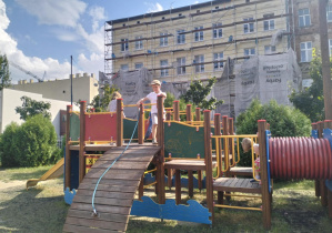 Kilka kadrów z życia naszej świetlicy szkolnej....zabawy na świeżym powietrzu.