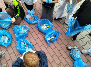 Akcja "Sprzątanie świata".