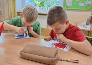 Obchody Dnia Kropki w klasie 1a_zajęcia plastyczne.
