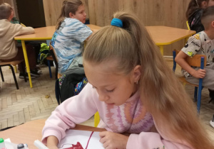 Jesienne inspiracje w świetlicy szkolnej_twórcza praca świetliczaka.